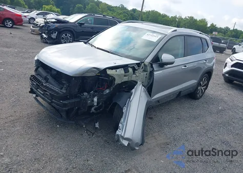 2022 Volkswagen Taos 1.5T Se из США, поврежденный, VIN 3VVLX7B23NM086863